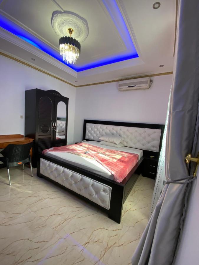 ברזוויל Hotel Victoria מראה חיצוני תמונה